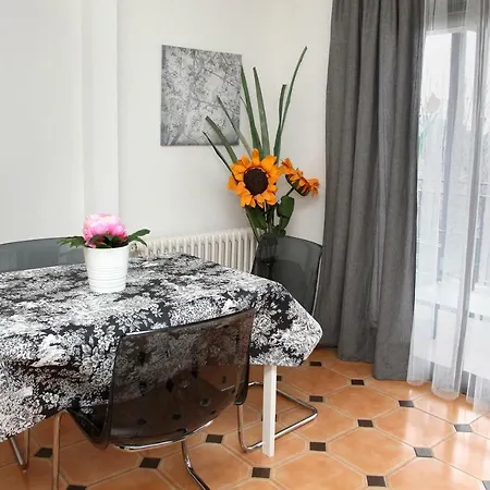 La Hojarasca Cuevas Del Valle